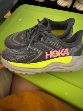 Hoka Arahi 8 - Size 9